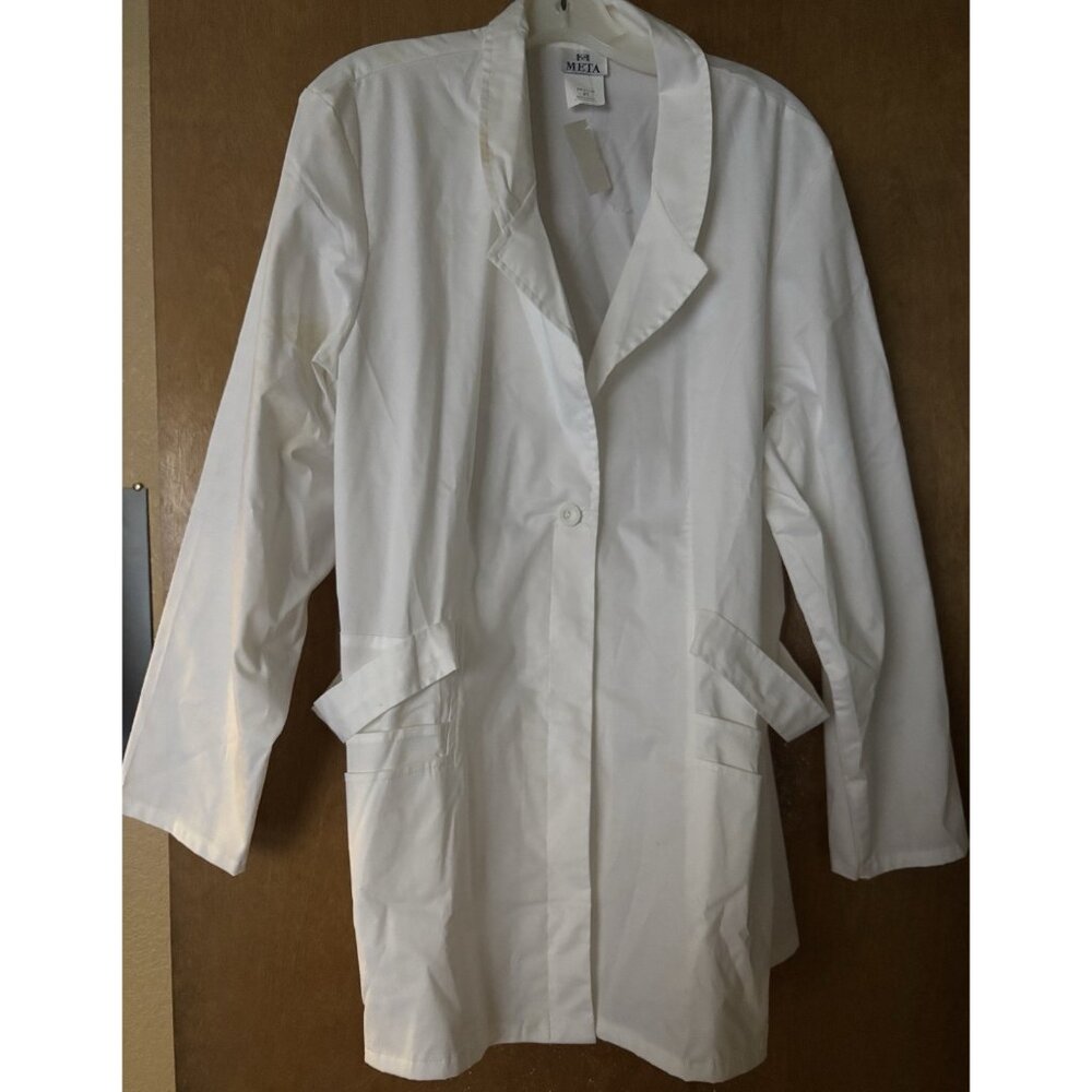 META Button-Front Lab Coat Size 20 Women’s White